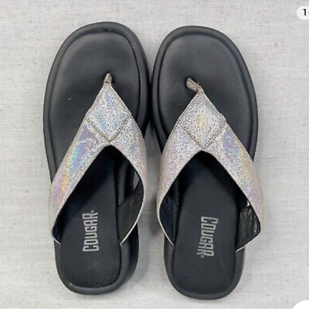 Cougar Shoes Womens 8M Jacy Sandals Thong Flip Flop Matallic Silver Plat…